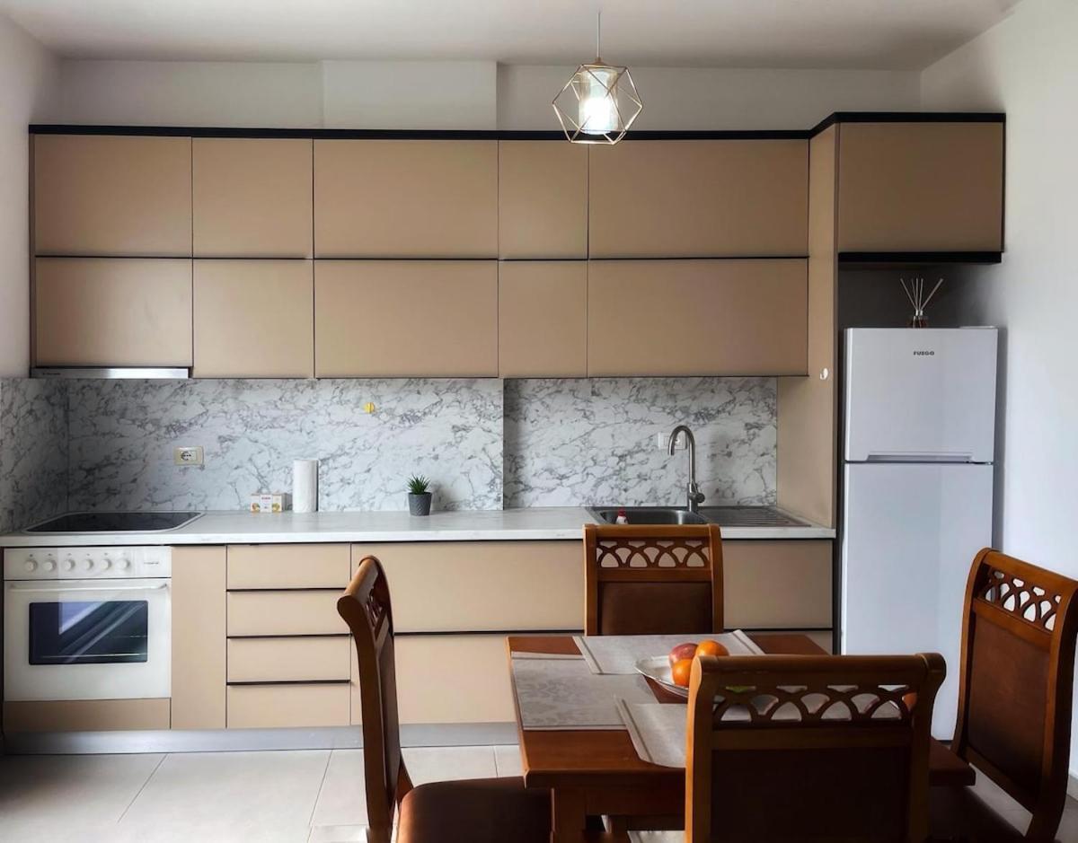 Hilltop Haven Apartament Tirana